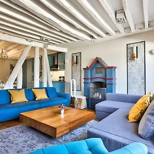 Le Marais Superb Terrace Free Netflix Parigi